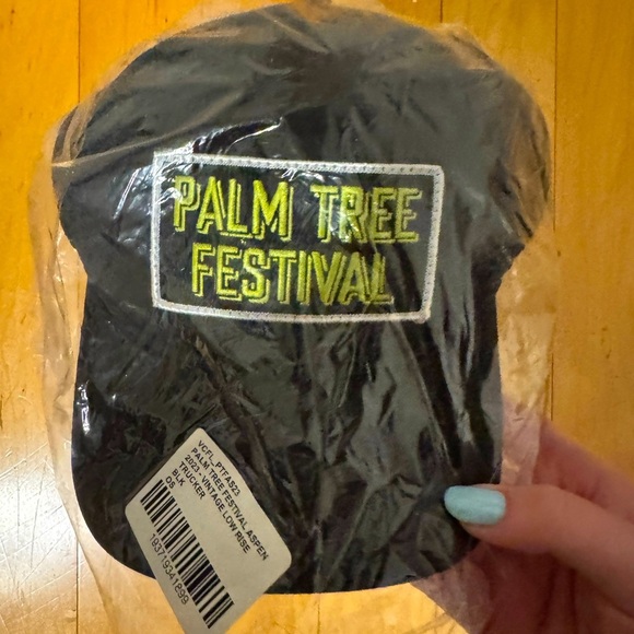 PALM TREE FESTIVAL HAMPTONS RARE AVIATOR NATION TRUCKER HAT - Picture 1 of 2